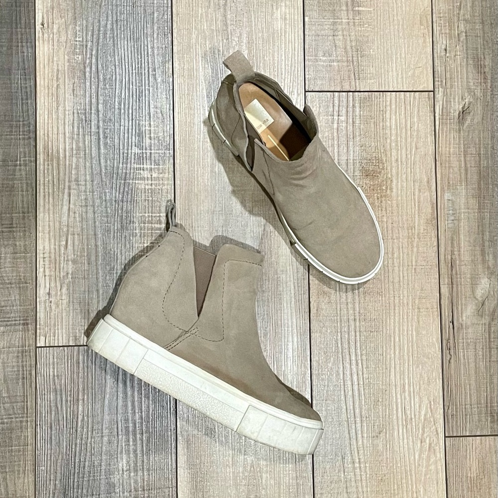Wedge sneakers